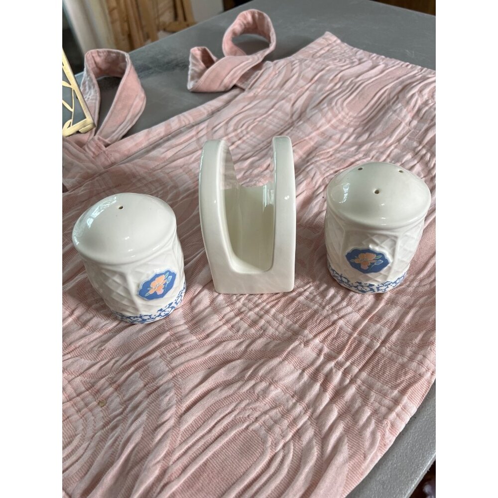 Ceramic Salt/Pepper Shakers Napkin Holder Floral Design Mexico GHC VTG 80’s 90’s